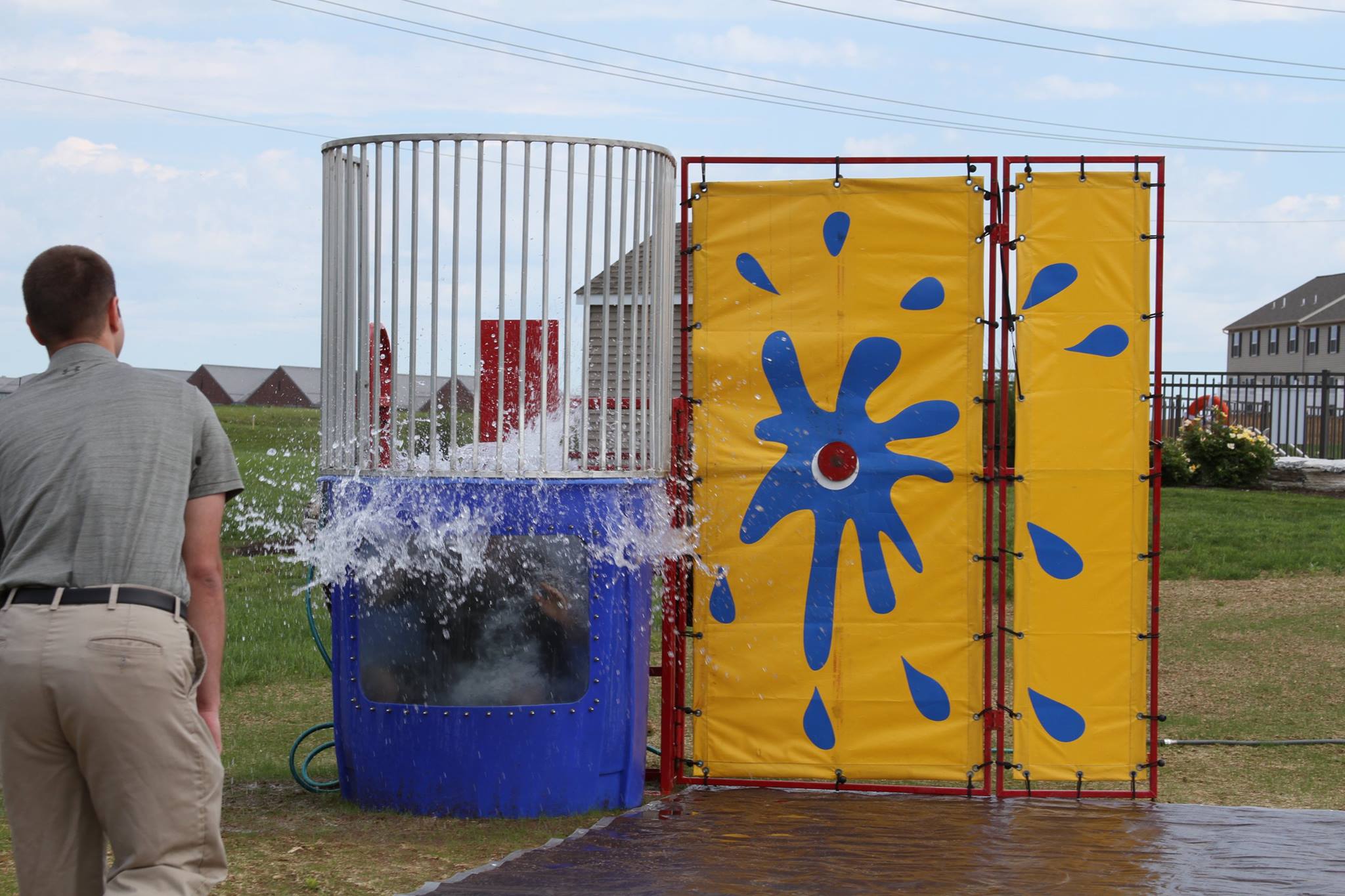 jeff (CEO) getting dunked by chris Pastel (CFO) -
